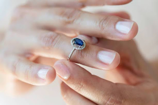 How Do Lab-Grown Diamond Engagement Rings Offer Both Beauty and Sustainability?